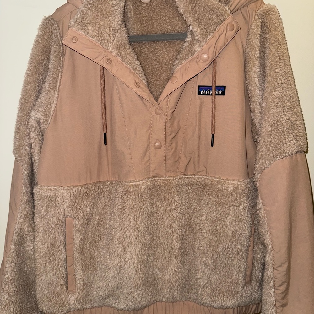 Patagonia Women's Tan Fleece Jacket